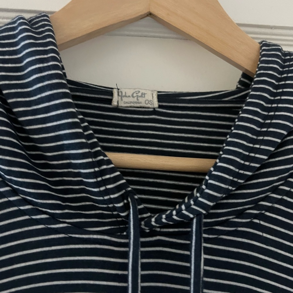 NWT BRANDY MELVILLE Black and White Striped Hoodie - Picture 3 of 3